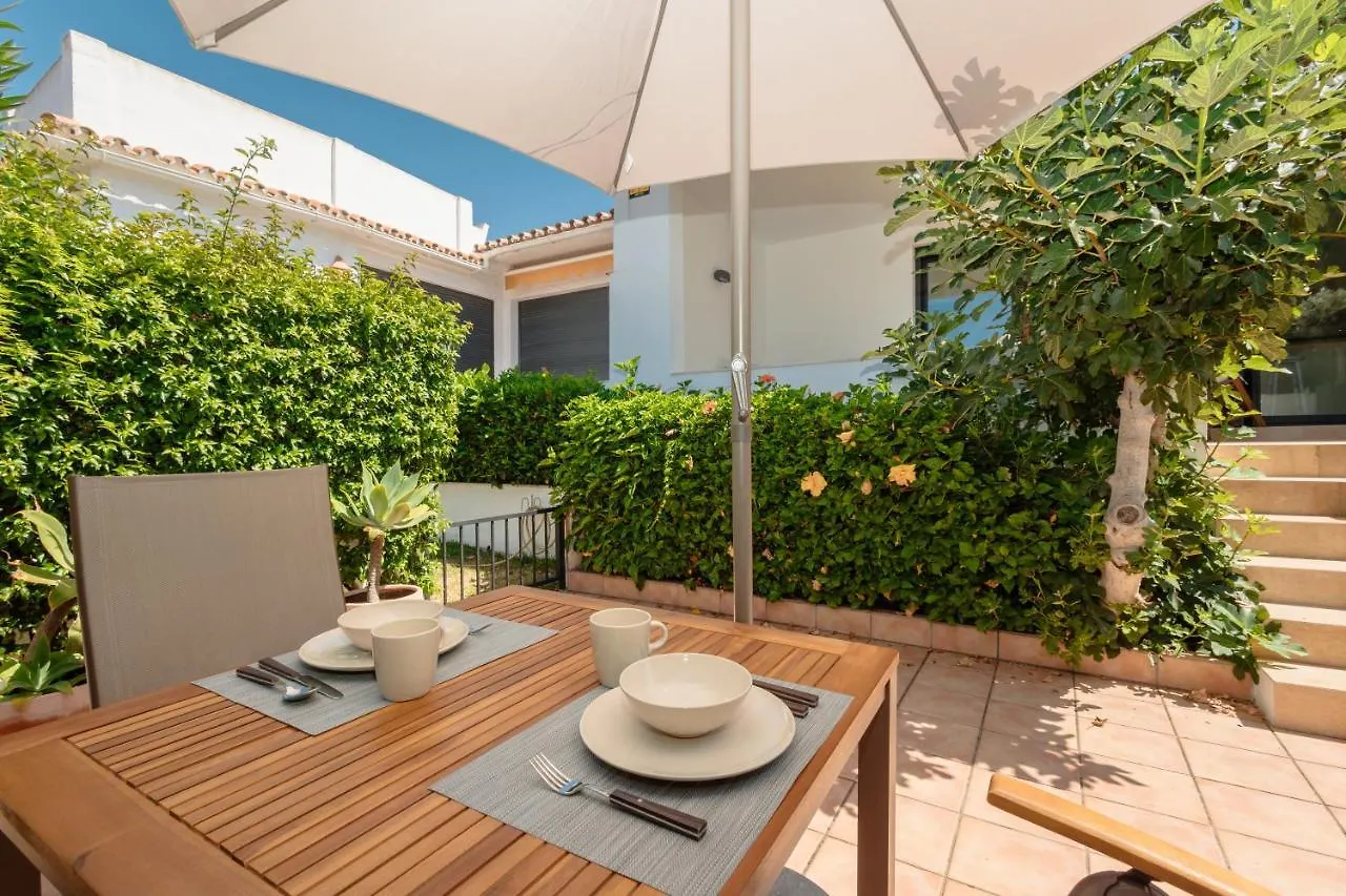 Holiday Home With Large Sunny Terrace, Costabella Μαρμπέλλα